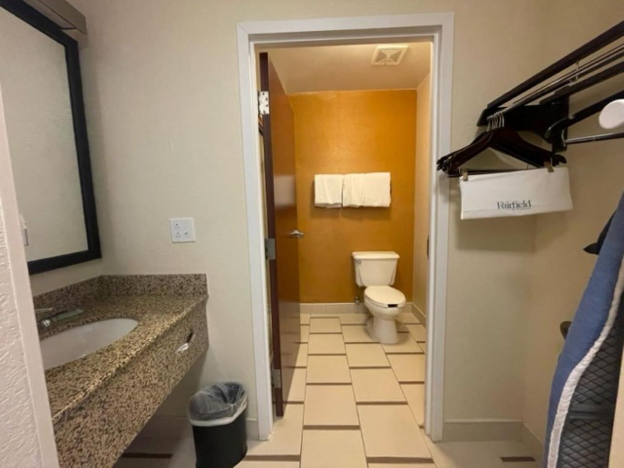 Fairfield Inn And Suites By Marriott Potomac Mills Удбридж Екстериор снимка