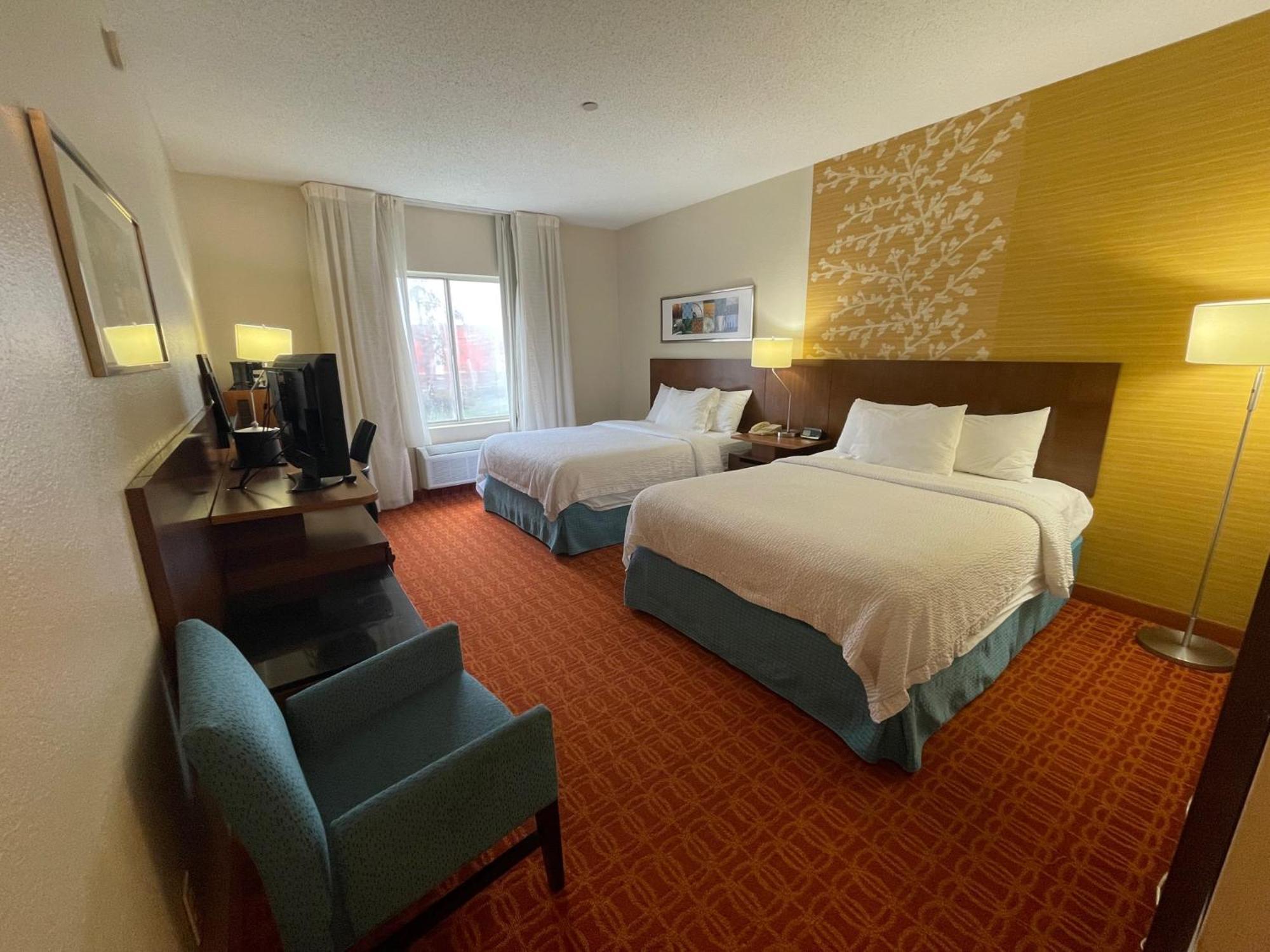 Fairfield Inn And Suites By Marriott Potomac Mills Удбридж Екстериор снимка