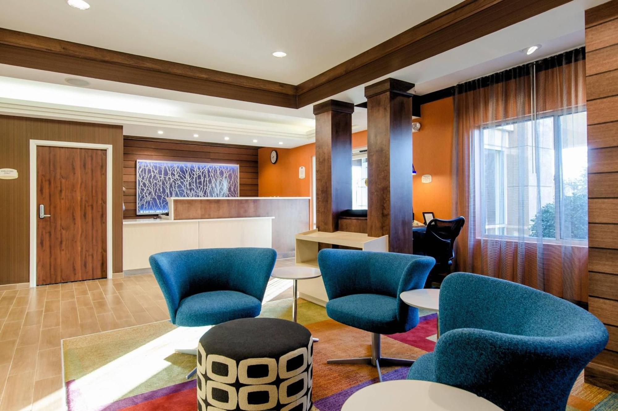 Fairfield Inn And Suites By Marriott Potomac Mills Удбридж Екстериор снимка
