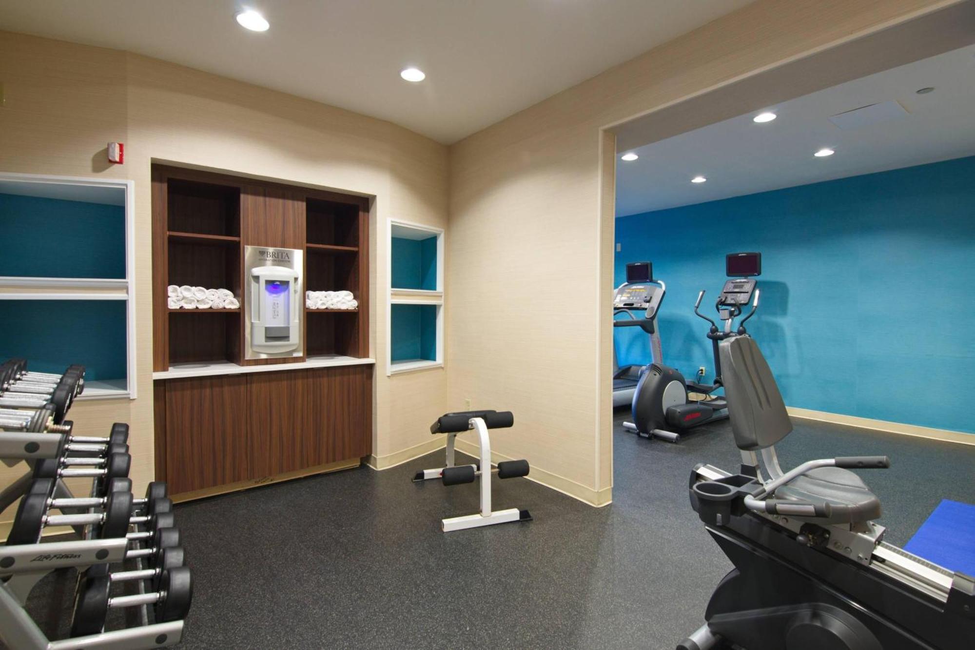 Fairfield Inn And Suites By Marriott Potomac Mills Удбридж Екстериор снимка