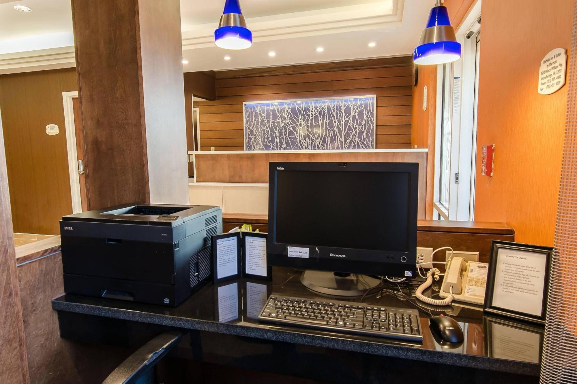 Fairfield Inn And Suites By Marriott Potomac Mills Удбридж Екстериор снимка
