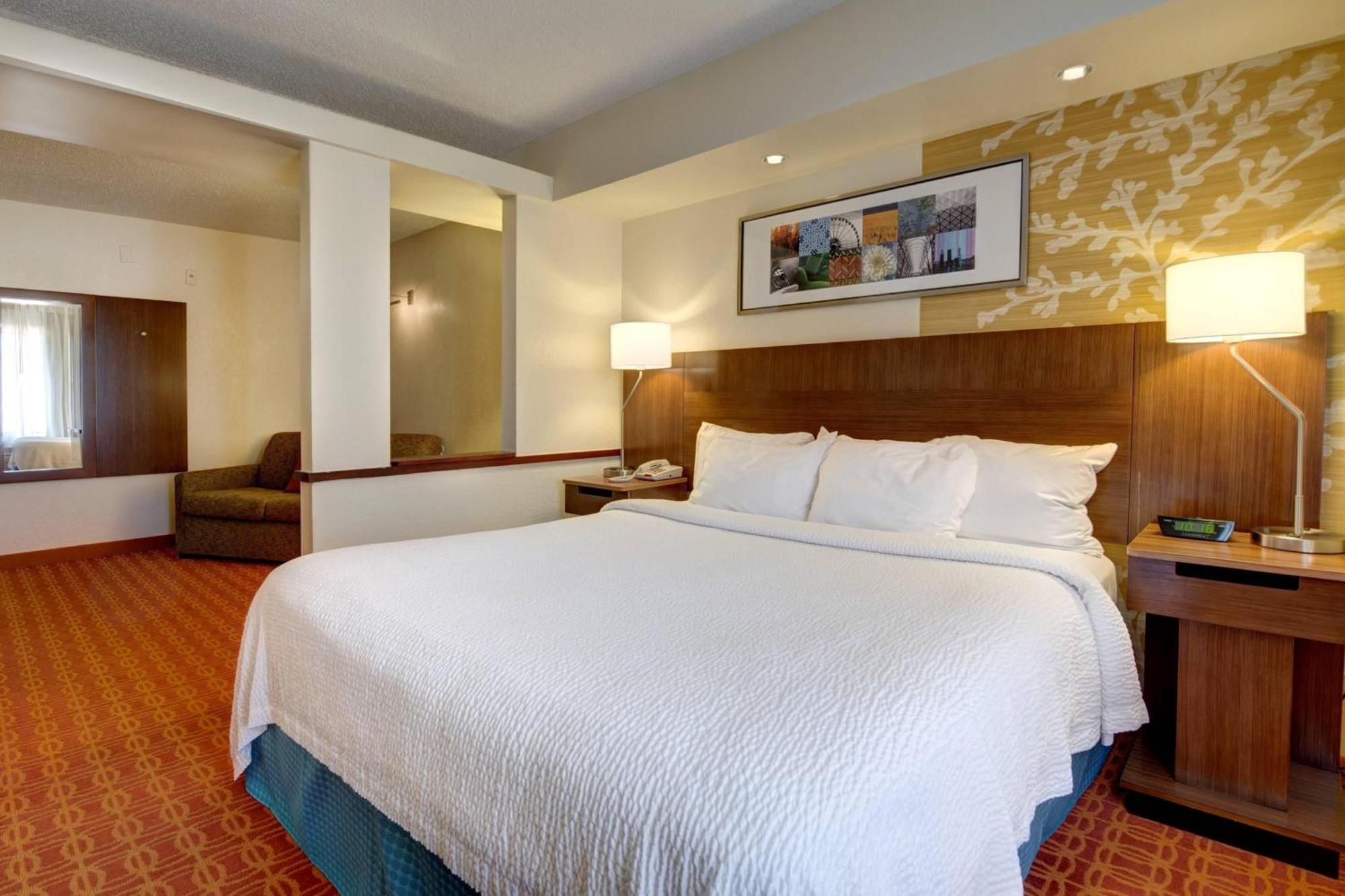 Fairfield Inn And Suites By Marriott Potomac Mills Удбридж Екстериор снимка