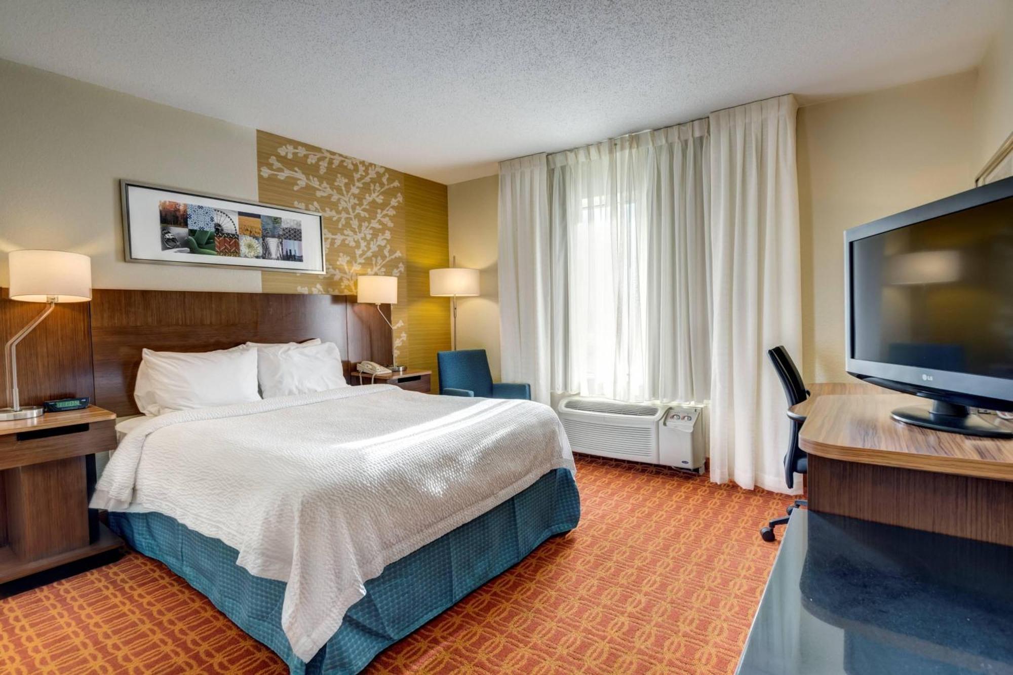 Fairfield Inn And Suites By Marriott Potomac Mills Удбридж Екстериор снимка