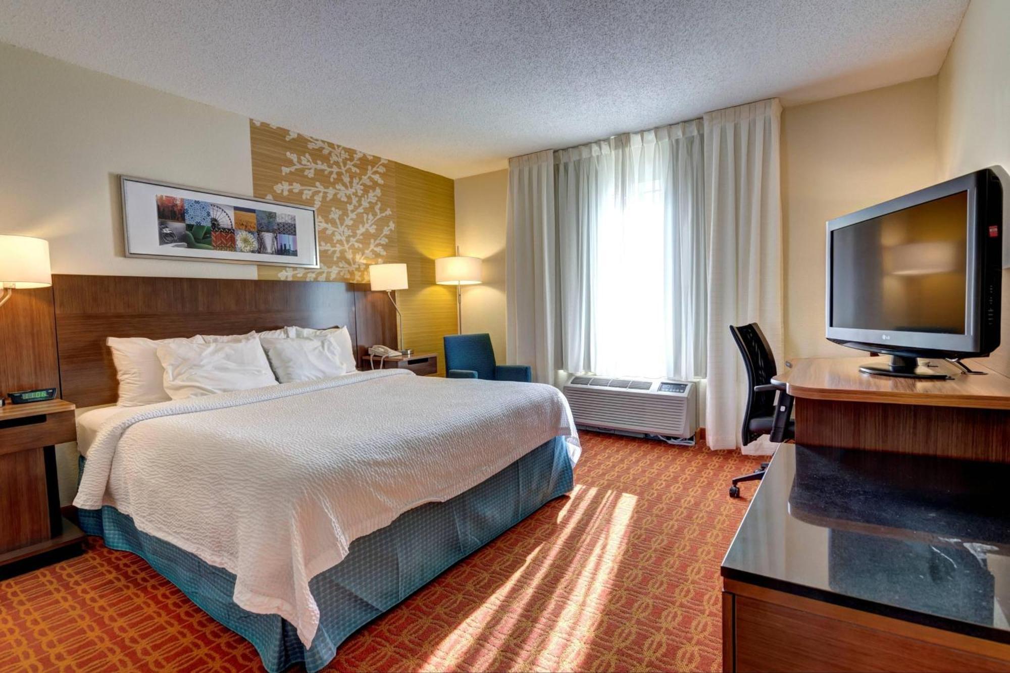 Fairfield Inn And Suites By Marriott Potomac Mills Удбридж Екстериор снимка