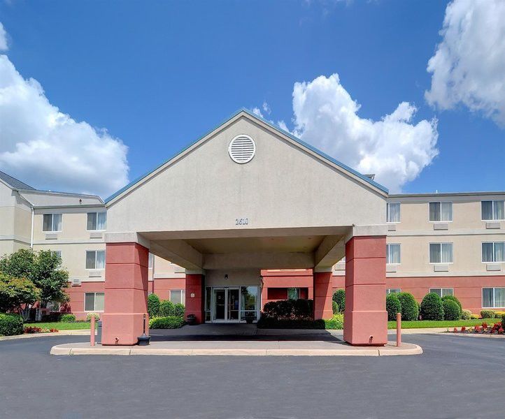 Fairfield Inn And Suites By Marriott Potomac Mills Удбридж Екстериор снимка