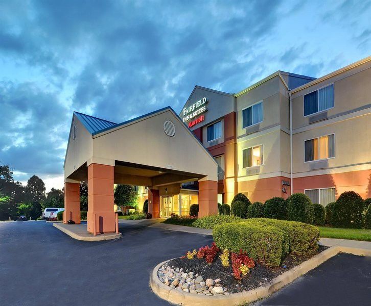 Fairfield Inn And Suites By Marriott Potomac Mills Удбридж Екстериор снимка