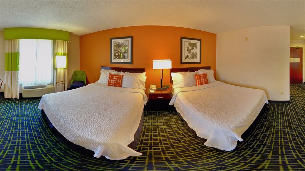 Fairfield Inn And Suites By Marriott Potomac Mills Удбридж Екстериор снимка