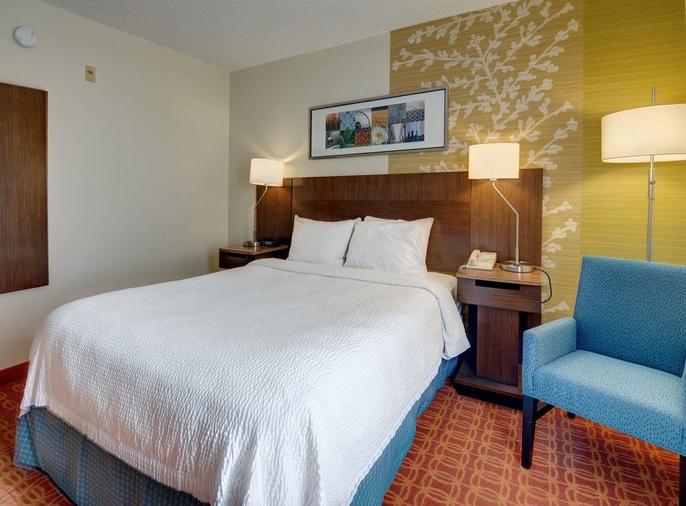 Fairfield Inn And Suites By Marriott Potomac Mills Удбридж Екстериор снимка