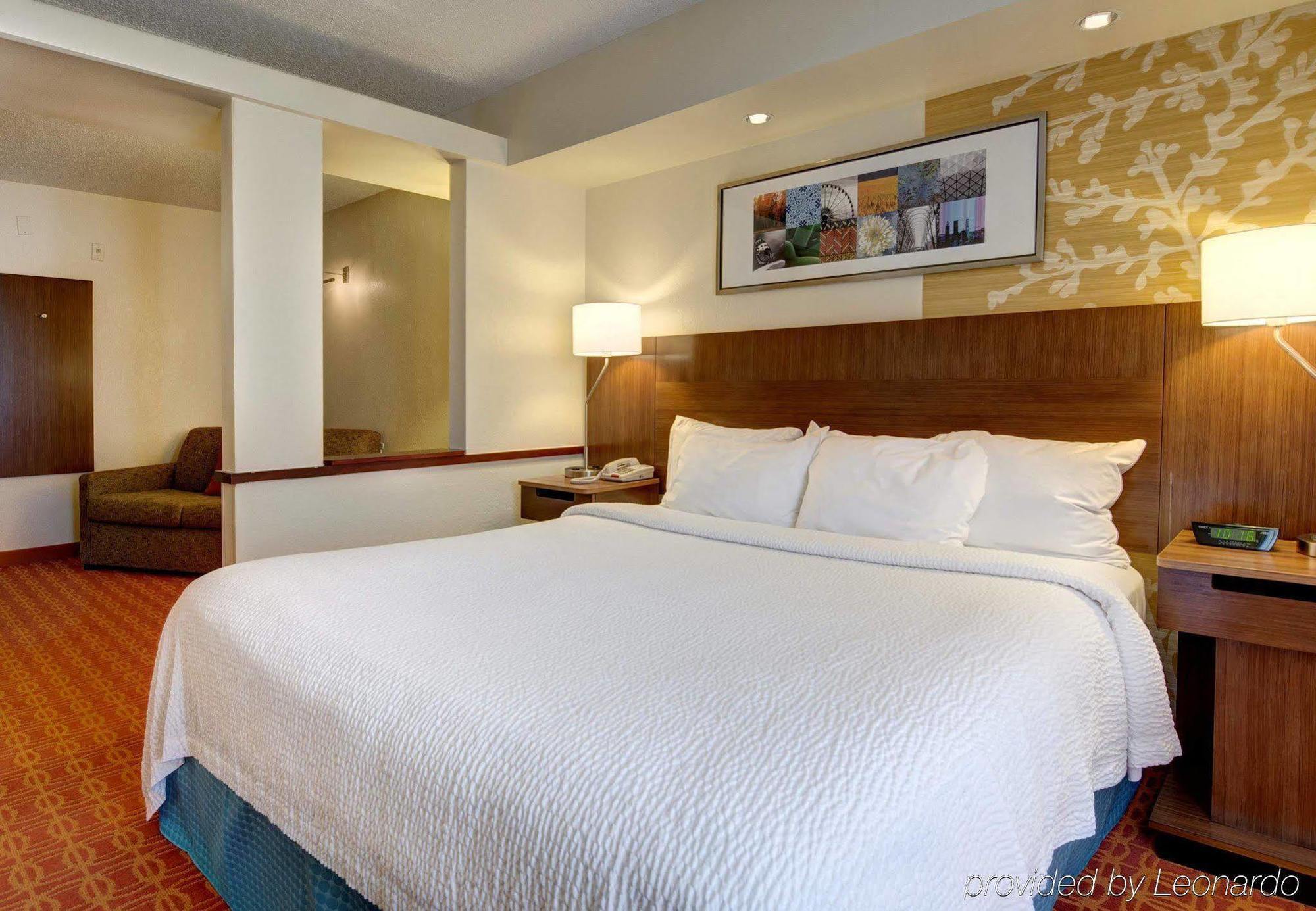 Fairfield Inn And Suites By Marriott Potomac Mills Удбридж Екстериор снимка