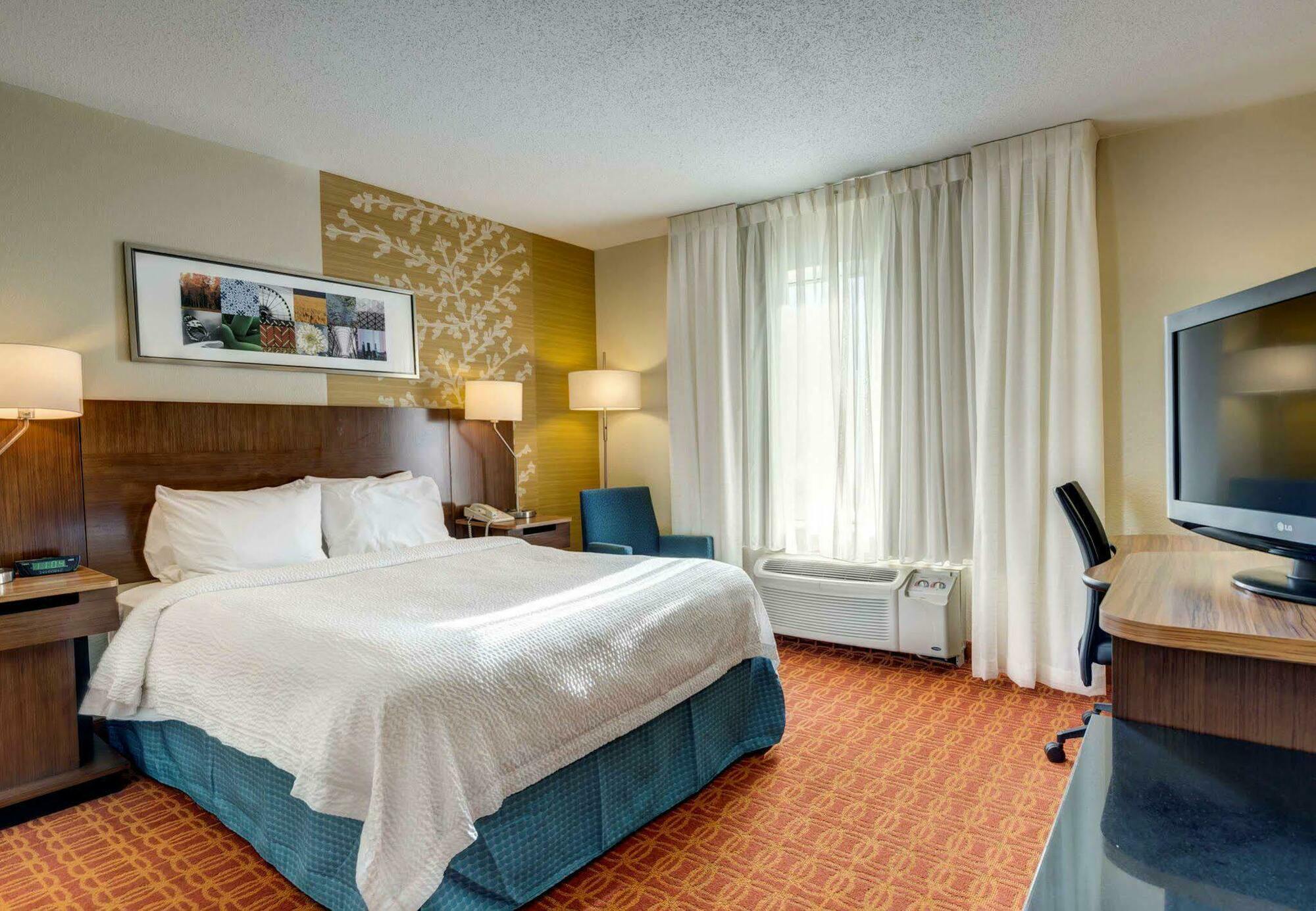 Fairfield Inn And Suites By Marriott Potomac Mills Удбридж Екстериор снимка