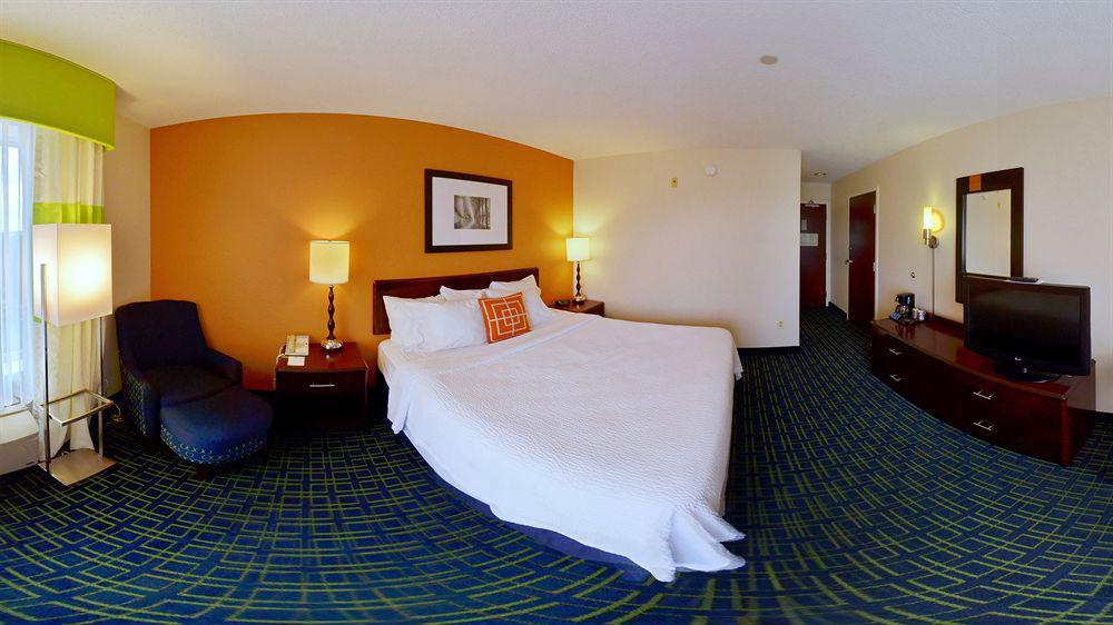 Fairfield Inn And Suites By Marriott Potomac Mills Удбридж Екстериор снимка