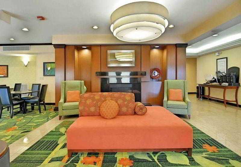 Fairfield Inn And Suites By Marriott Potomac Mills Удбридж Екстериор снимка