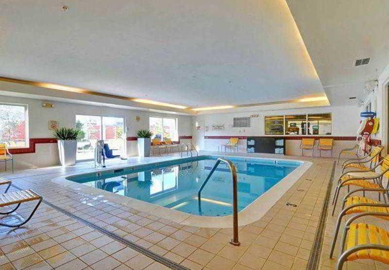 Fairfield Inn And Suites By Marriott Potomac Mills Удбридж Екстериор снимка