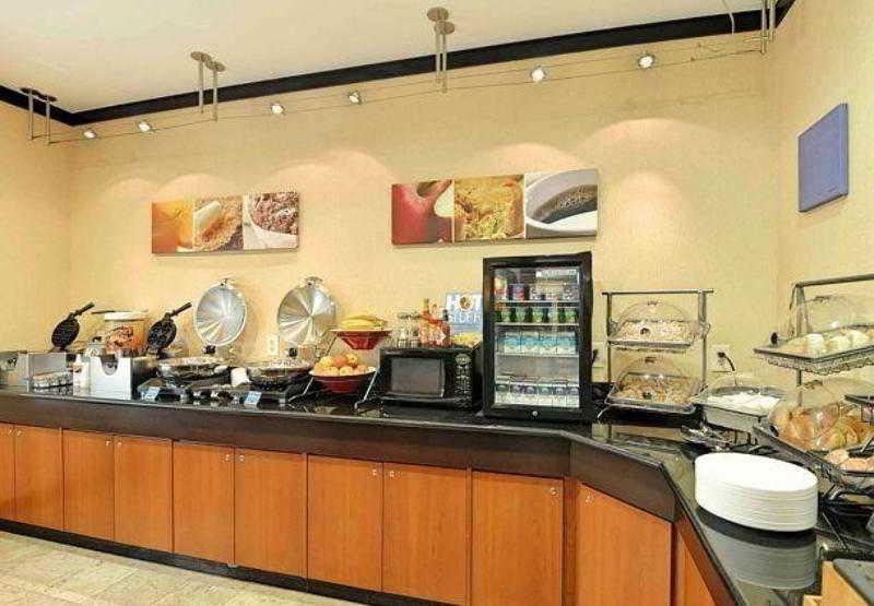 Fairfield Inn And Suites By Marriott Potomac Mills Удбридж Екстериор снимка
