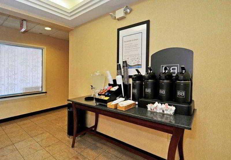Fairfield Inn And Suites By Marriott Potomac Mills Удбридж Екстериор снимка